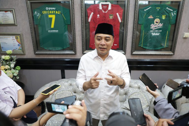 Cegah Risiko Banjir, Wali Kota Eri  Ingatkan Warga dan Pelaku Usaha Tak Gunakan Tepi Sungai untuk Bangunan dan Parkir