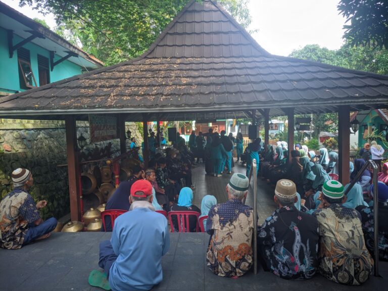 UPT PSTW Magetan Berikan Bimbingan Rekreatif