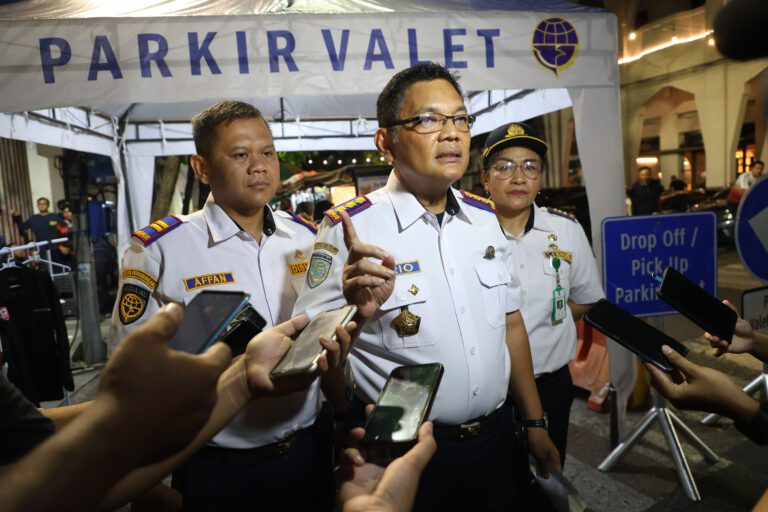 Dishub Surabaya Apresiasi Warga Kritis dan Peduli, Tegaskan Parkir Non Tunai Hanya Gunakan QRIS Resmi Pemkot