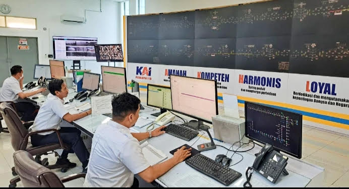 KAI DAOP 8 Surabaya Catat Kinerja Ketepatan Waktu Sempurna Pada Masa Angkutan Akhir Tahun dan Tahun Baru 2025/2026