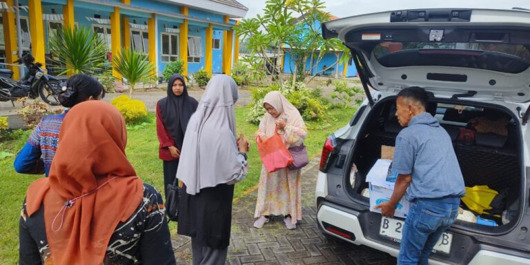 UPT PSTW Jember Terima Bakti Sosial dari Keluarga Warga Ambulu
