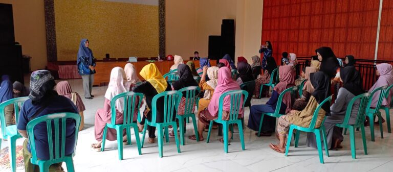 Pendamping Sosial Pakuniran Perkuat Sosialisasi Pengentasan Kemiskinan dan P2K2 di Desa Bimo