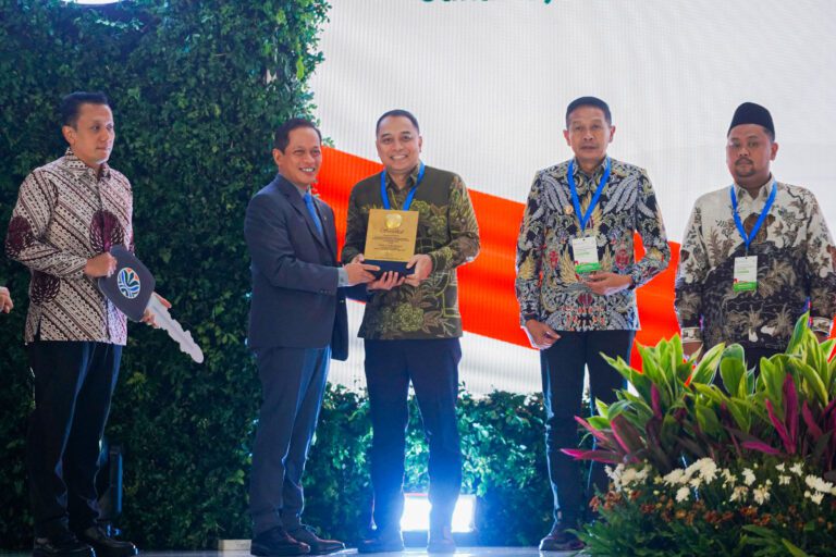 Surabaya Raih Predikat Kota Terbaik Pertama dalam Pengelolaan Sampah se-Indonesia Tahun 2025