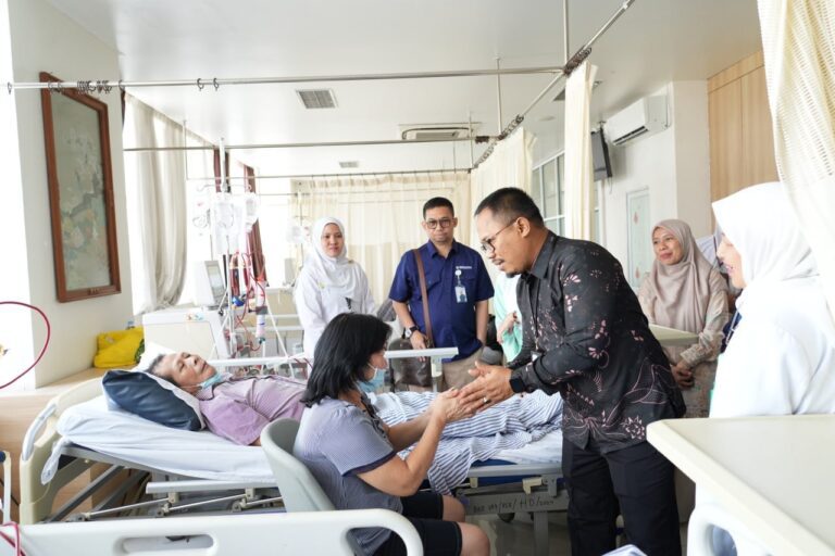 Mengabdi Sejak PT Askes hingga BPJS Kesehatan, Dedikasi Alumni FF UNAIR dalam Pelayanan Publik