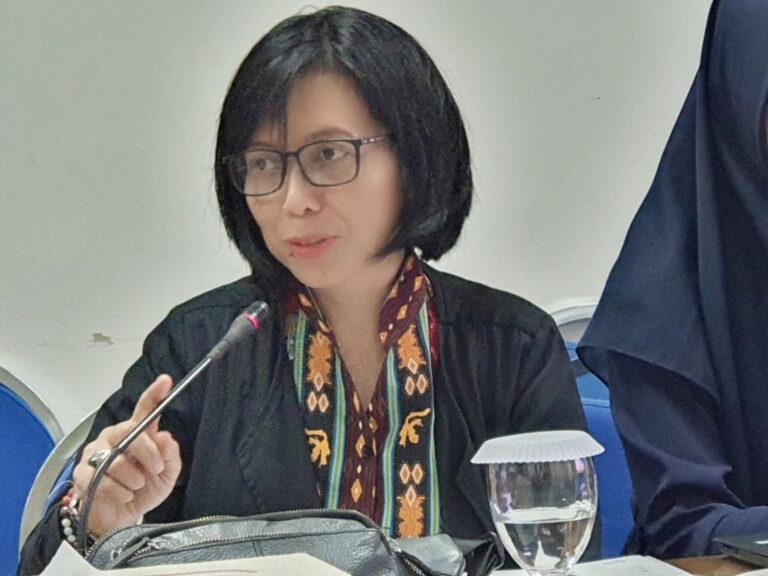 Guru Besar Fisip UNAIR Tanggapi Penghentian Pembiayaan Visum bagi Korban Kekerasan Seksual