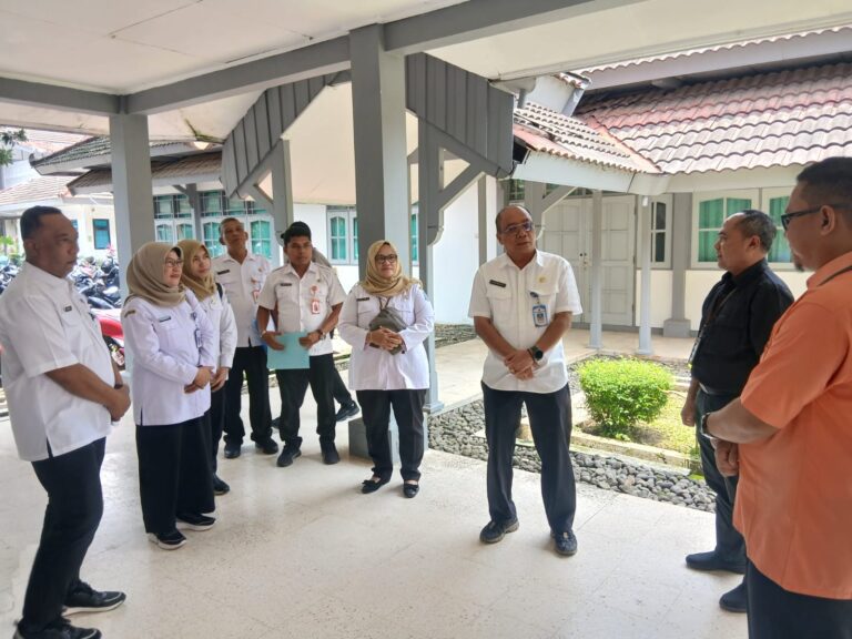 UPT RSBRW Pasuruan dampingi Sekretaris Dinsos Jatim untuk Koordinasi di Poltekkes Kemenkes Surakarta Jurusan Fisioterapi