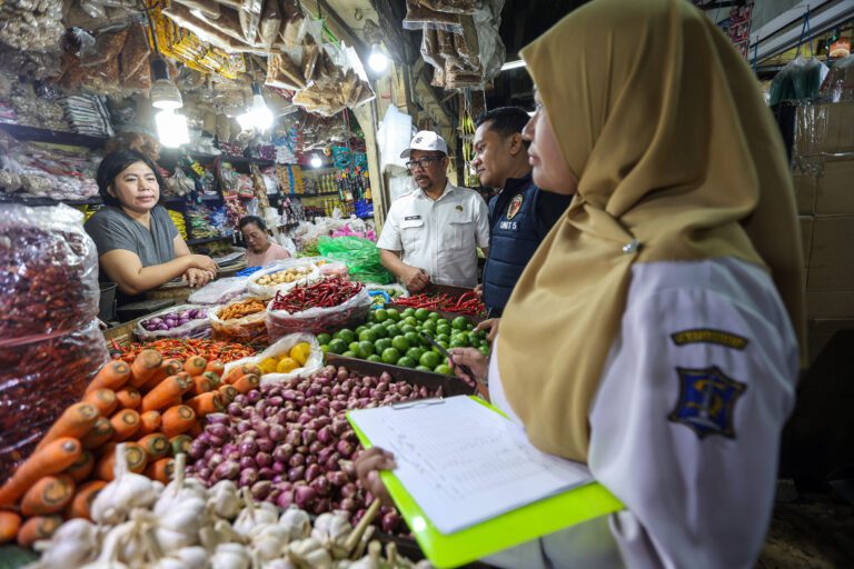 Pemkot Surabaya Intensifkan Sidak Pasar, Pastikan Harga Terkendali dan Stok Aman Jelang Ramadan hingga Idulfitri