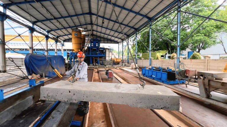 Doktor ITS Gagas Desain Slab Track Berbasis Material Maju dan Sistem Panel
