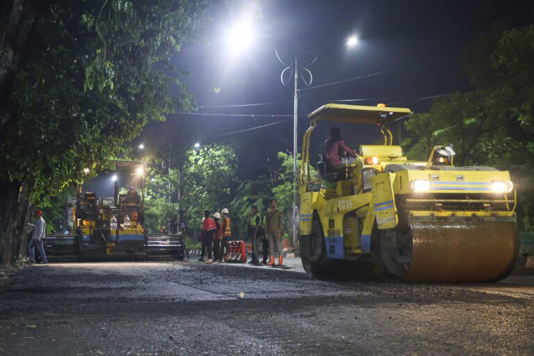Puncak Musim Hujan Datang, Pemkot Surabaya Fokus Overlay Jalan Langganan Genangan