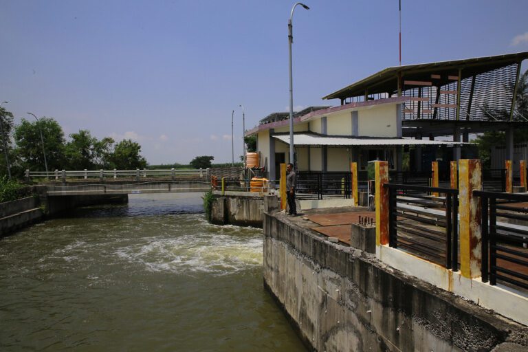 Tangani Banjir Osowilangun, Pemkot Surabaya Operasikan Rumah Pompa 24 jam