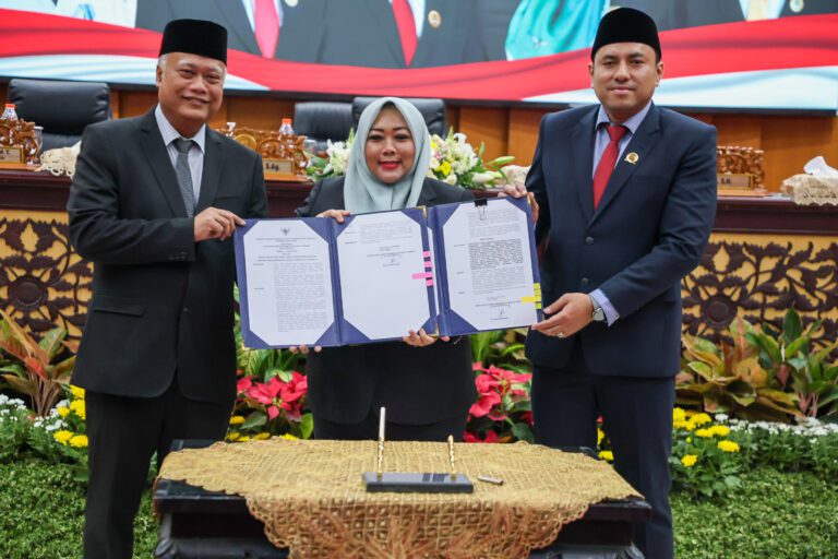 Pemkot Surabaya dan DPRD Setujui Perubahan Perda Pengelolaan Barang Milik Daerah