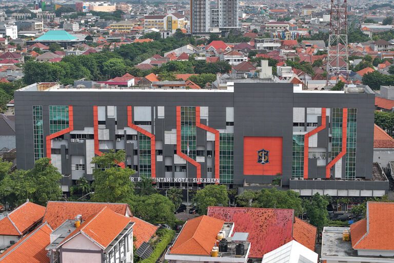 Empat PD Pemkot Surabaya Raih Predikat WBK dari KemenPAN-RB, Bukti Komitmen Bebas Korupsi!