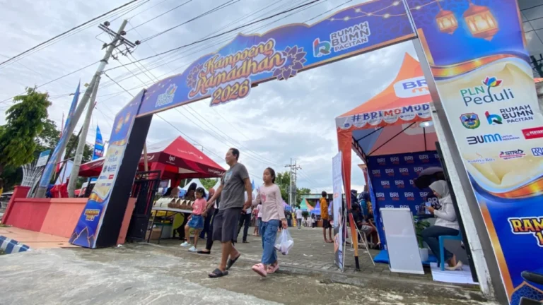 PLN Dorong UMKM Pacitan Lewat Bazar Kampoeng Ramadan