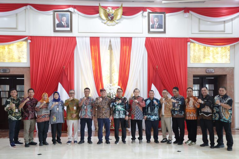 Pemkot Surabaya dan Pemkot Batam Perkuat Sinergi, Teken Kerjasama Digitalisasi hingga Kesehatan