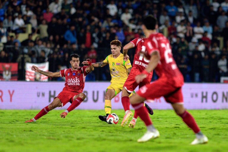 Persebaya Tumbang 3-1 di Kandang Persijap