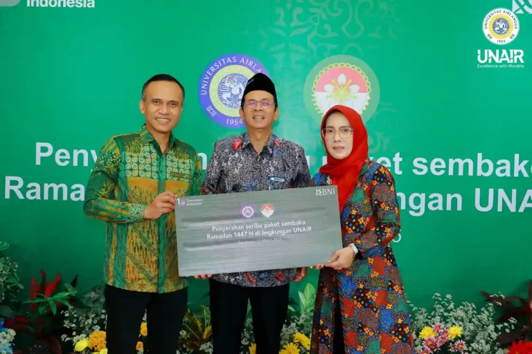 Wujudkan Kampus Berdampak, DWP UNAIR dan BNI Salurkan 1.000 Bantuan Sembako