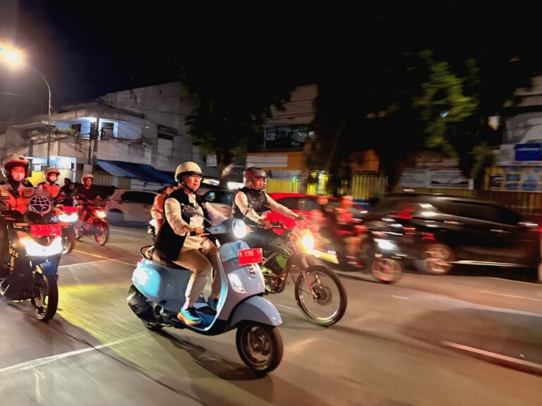 Di Balik Takbiran, Ada Pengabdian Aparat Jaga Lumajang Tetap Aman