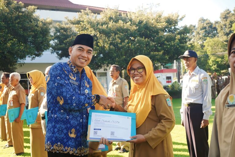 27 PNS Purna Tugas Terima Penghargaan, Lumajang Teguhkan Nilai Pengabdian