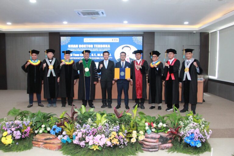 Arizal Tom Liwafa Raih Gelar Doktor UNAIR, Angkat Peran Orientasi Wirausaha bagi UMKM