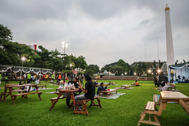 Hari Terakhir! Ngabuburit Seru di Tugu Pahlawan, Mini Camping hingga Ludruk Legendaris Meriahkan Ramadan 2026