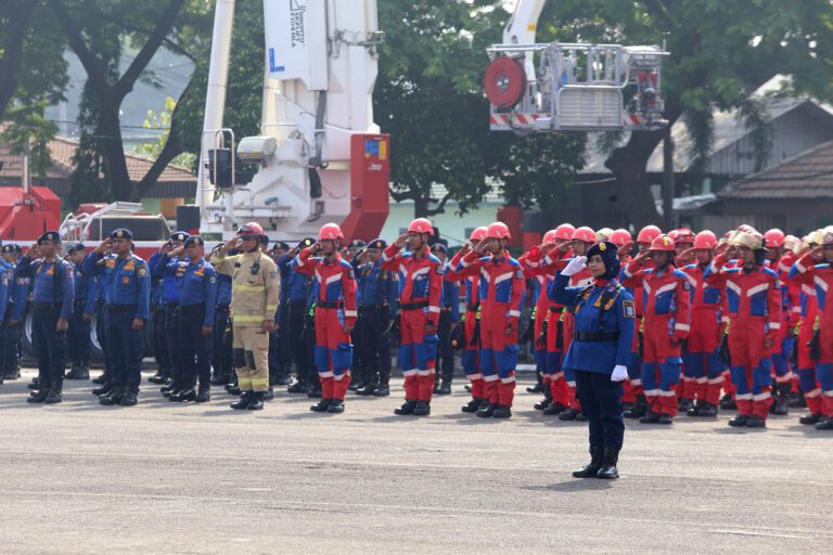 Damkar Surabaya Tetap Siaga Saat Lebaran 2026, Warga Diimbau Cek Listrik dan Lepas Tabung LPG Sebelum Mudik