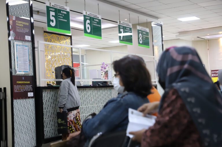 Hari Pertama Masuk Kerja, Pemkot Surabaya Pastikan Pelayanan Publik Berjalan 100 Persen