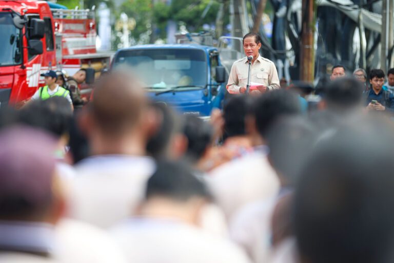 Menteri LH Puji Surabaya Kelola 1.800 Ton Sampah per Hari, Sebut Kota Pahlawan Terbaik Nasional