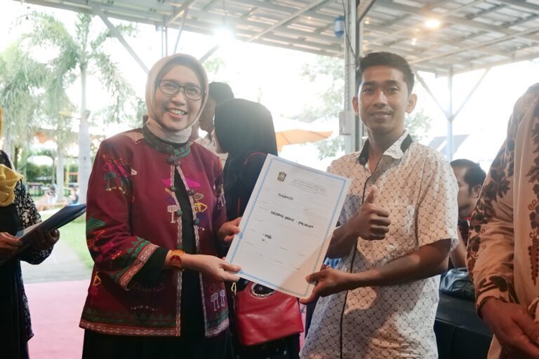 Bupati Lumajang Ajak Pengusaha Stockpile Perkuat Pembinaan Penambang Manual