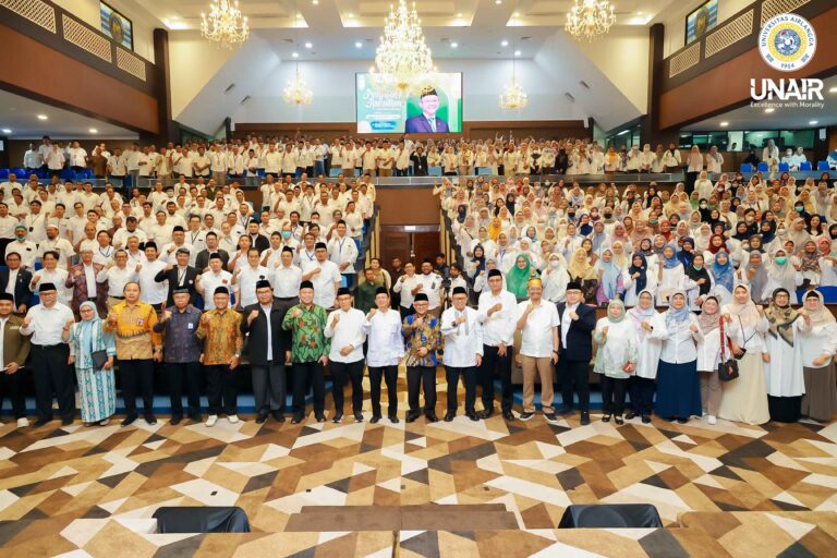 Rektor UNAIR Imbau Pentingnya Keseimbangan Antara Intelektual dan Karakter