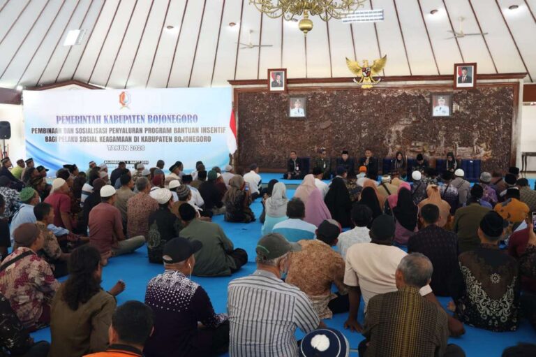 Beri Insentif Pelaku Sosial Keagamaan, Bupati Bojonegoro Dorong Tempat Ibadah Jadi Ruang Pemberdayaan Masyarakat