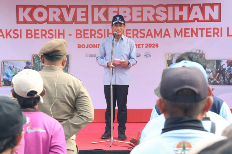 Disambut Bupati Setyo Wahono, Menteri LH Hanif Faisol Pimpin Langsung Korve Kebersihan di Pasar Wisata Bojonegoro