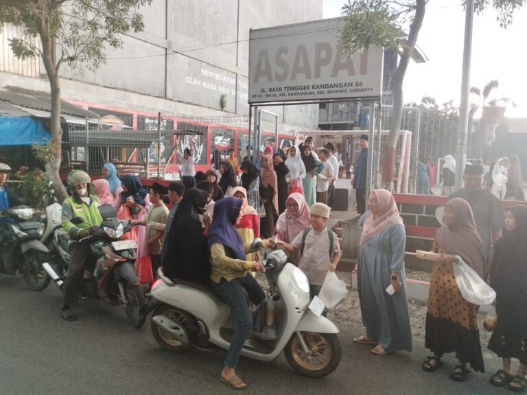 SDN Kandangan III Surabaya Gelar Berbagi Takjil dalam Kegiatan Pondok Ramadan