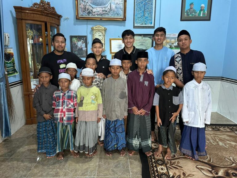 Menutup Agenda Ramadhan, Unggul FC Malang Kunjungi Panti Asuhan