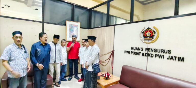 Ketua Umum PWI Pusat Resmikan Ruang Pengurus di Jawa Timur, Perkuat Sinergi Organisasi Avatar photo