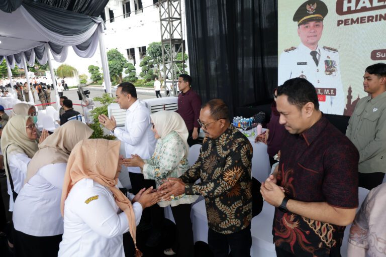 Wali Kota Eri Cahyadi dan Wawali Armuji Gelar Halalbihalal Sederhana di Balai Kota Surabaya