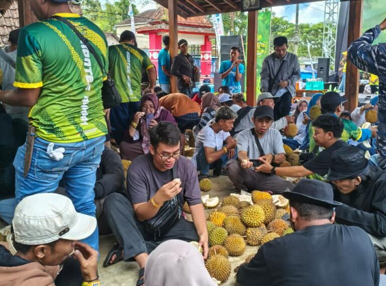Cara Desa Songgon Banyuwangi Angkat Potensi Lokalnya lewat Festival Durian Songgon
