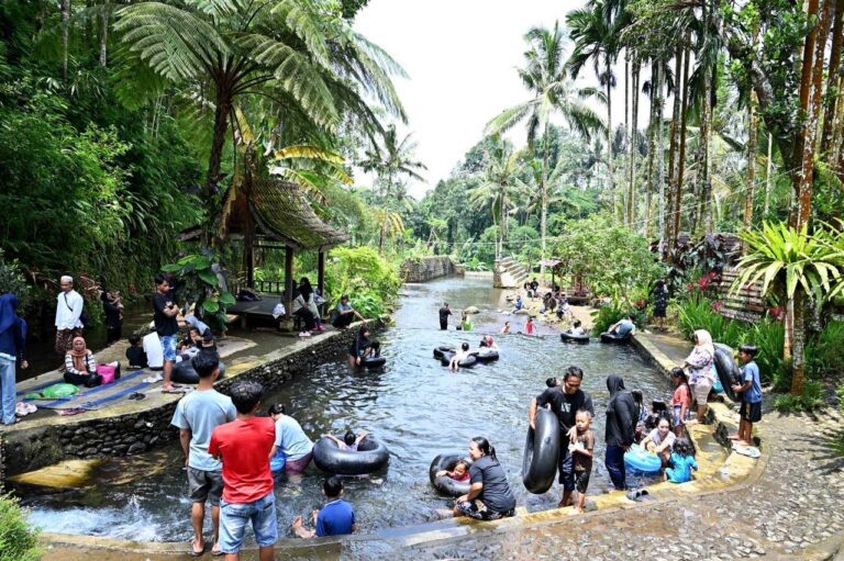 Pertumbuhan Ekonomi Banyuwangi Lebih Tinggi dari Jatim dan Nasional, Kebijakan Bupati Ipuk Dinilai Tepat 