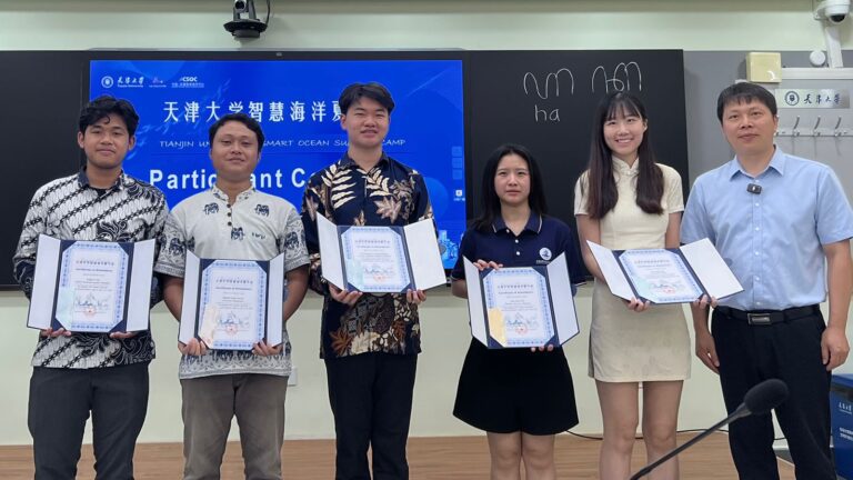 Ukir Prestasi Gemilang, Christopher dan Fadhli Sabet Predikat Wisudawan Terbaik ITS