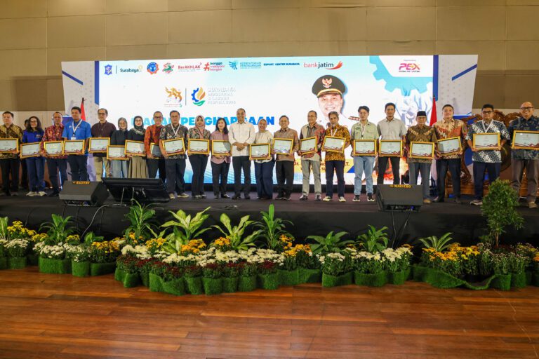 Wali Kota Eri Puji Pengusaha Surabaya, Serap 1.200 Tenaga Kerja Lokal Melalui Job Fair