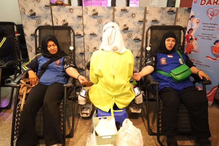 Setetes Darah, Sejuta Kepedulian: Dinsos Jatim dan Perempuan Hebat Rayakan Kartini dengan Aksi Donor Darah