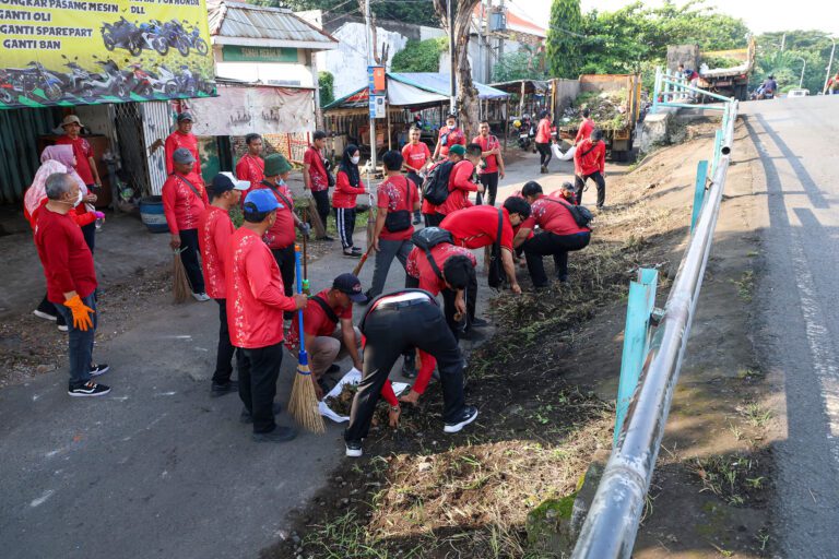 WFH Jumat Dimulai, ASN Surabaya Konsisten Lakukan Kerja Bakti Indonesia ASRI