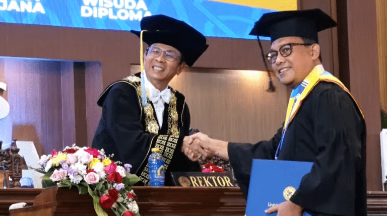 Makna Gelar Doktor bagi Ali Fikri: Amanah Besar untuk Mengabdi