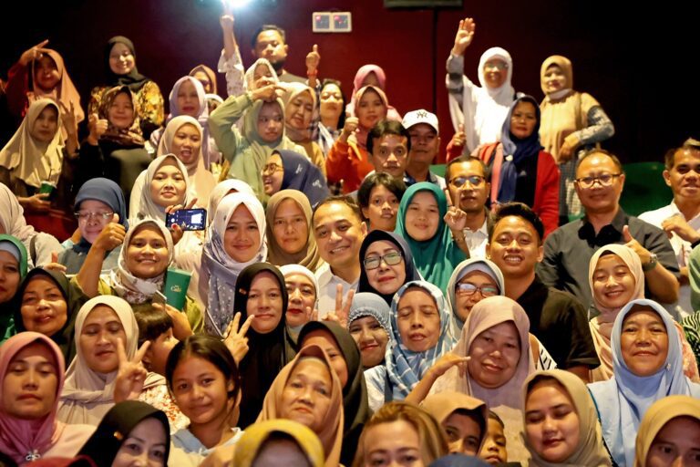 Nobar Film “Na Willa”, Wali Kota Eri Sebut Potret Nyata Kehidupan Warga Surabaya