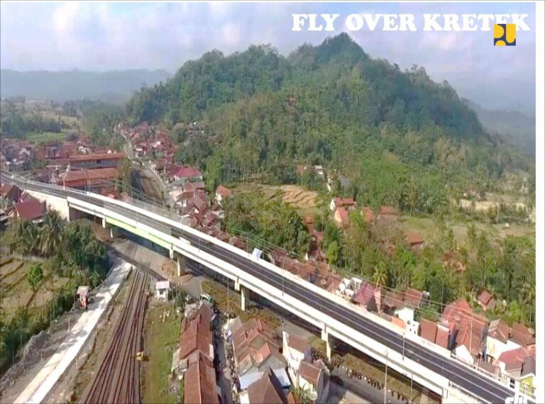 Pakar ITS Sebut Perlintasan KA Tidak Sebidang Efektif Cegah Kecelakaan