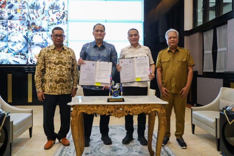 KPK Serahkan Aset Sitaan, Pemkot Surabaya Terima Apartemen Rp167 Juta