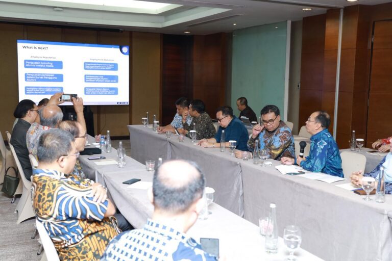 Urun Rembuk Alumni dan Kampus, UNAIR Bidik Penguatan Reputasi Global