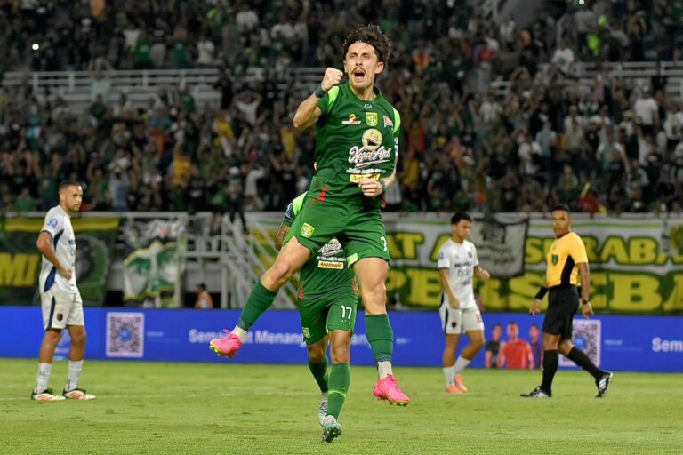 Persebaya Menang Tipis 1-0 atas Persita di GBT