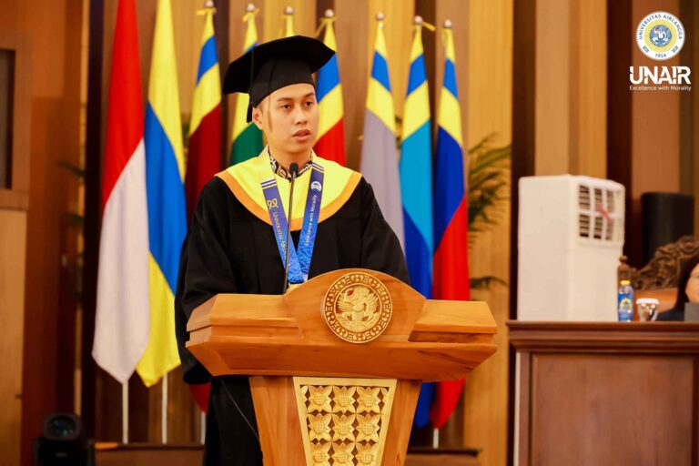 Pesan Haru dan Semangat Pengabdian Warnai Wisuda 261 UNAIR