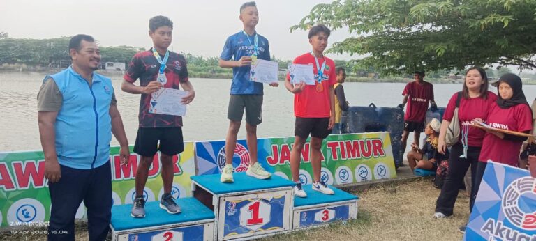 Kota Malang Raih Juara Umum Kejurprov Renang Perairan Terbuka Jatim 2026