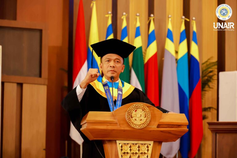 Tuntaskan Studi Sosiologi di UNAIR, Kapolda Jabar Siap Terapkan Ilmu untuk Atasi Masalah Sosial